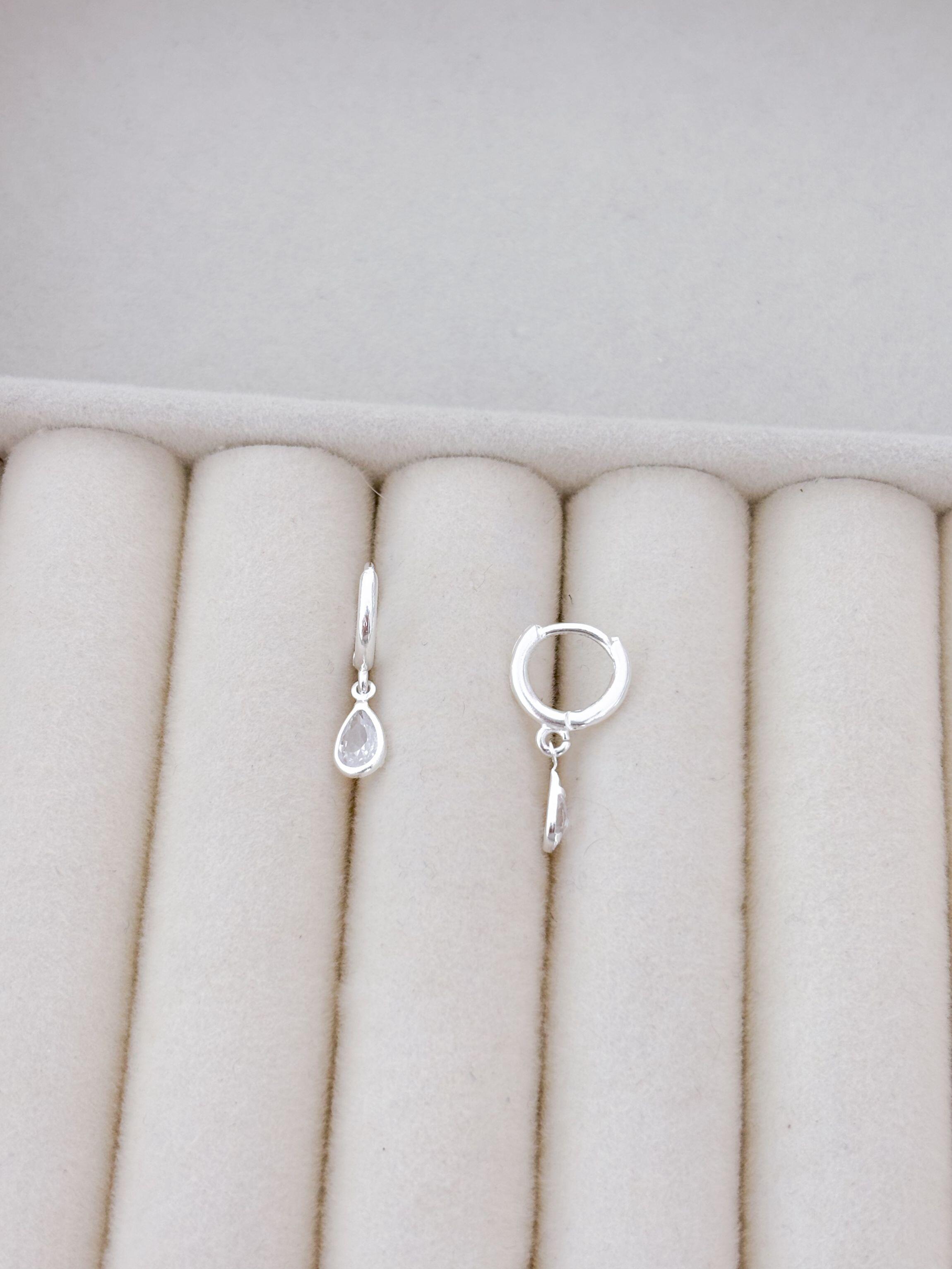 Mini argolinha click gota zircônia - Prata cod615