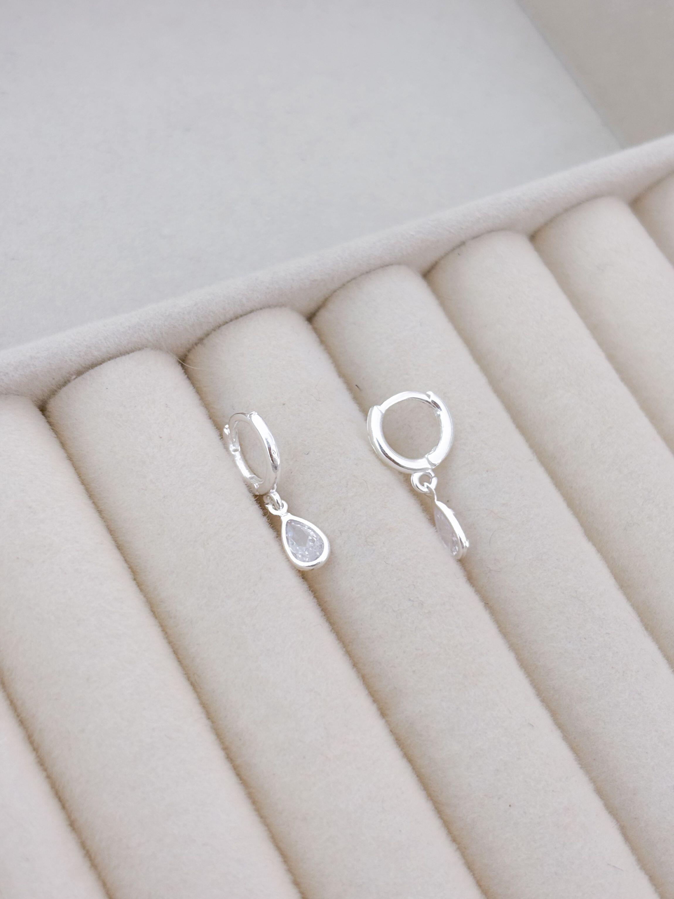 Mini argolinha click gota zircônia - Prata cod615