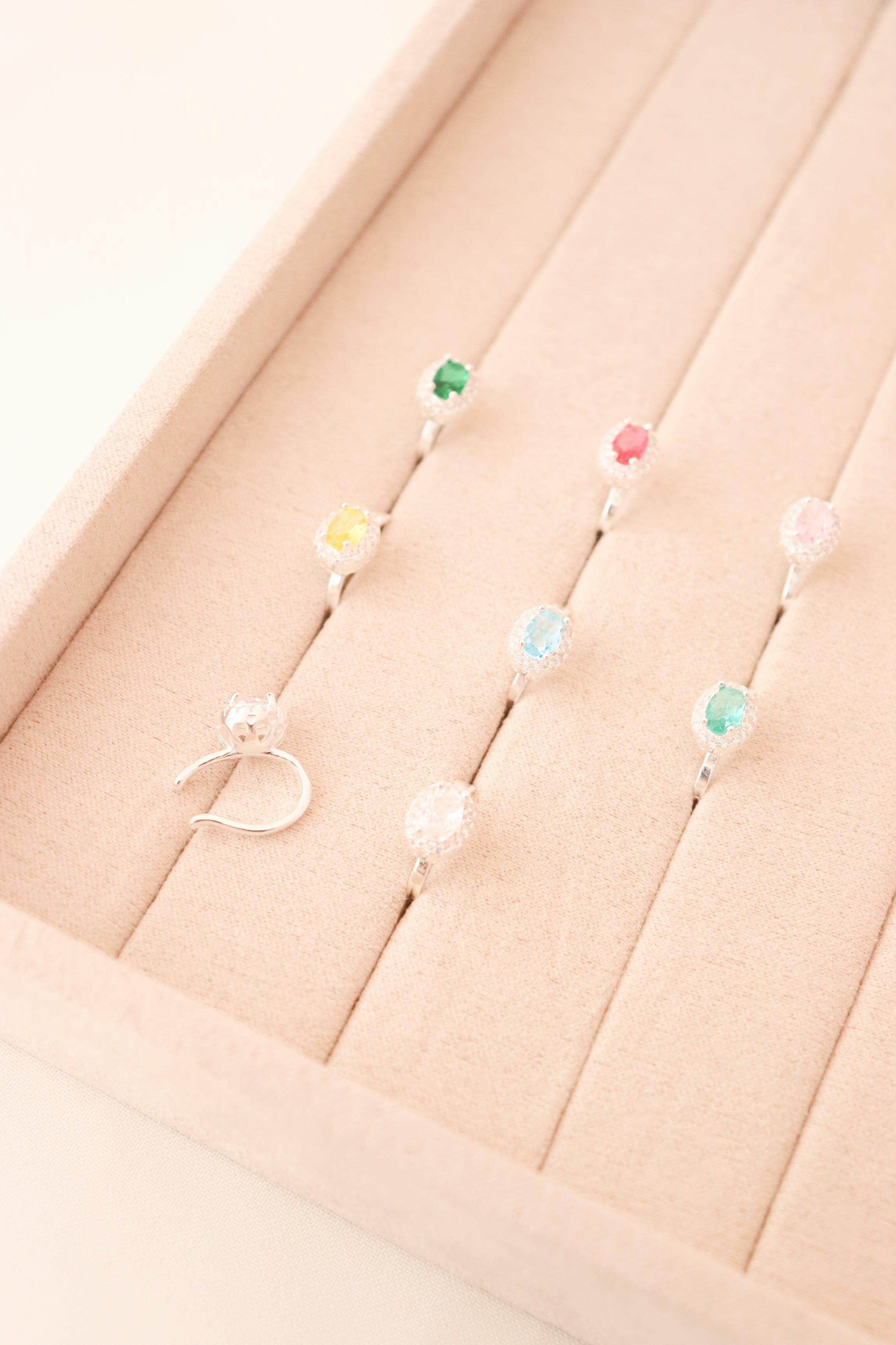 Piercing fake oval cravejado - Prata cod084
