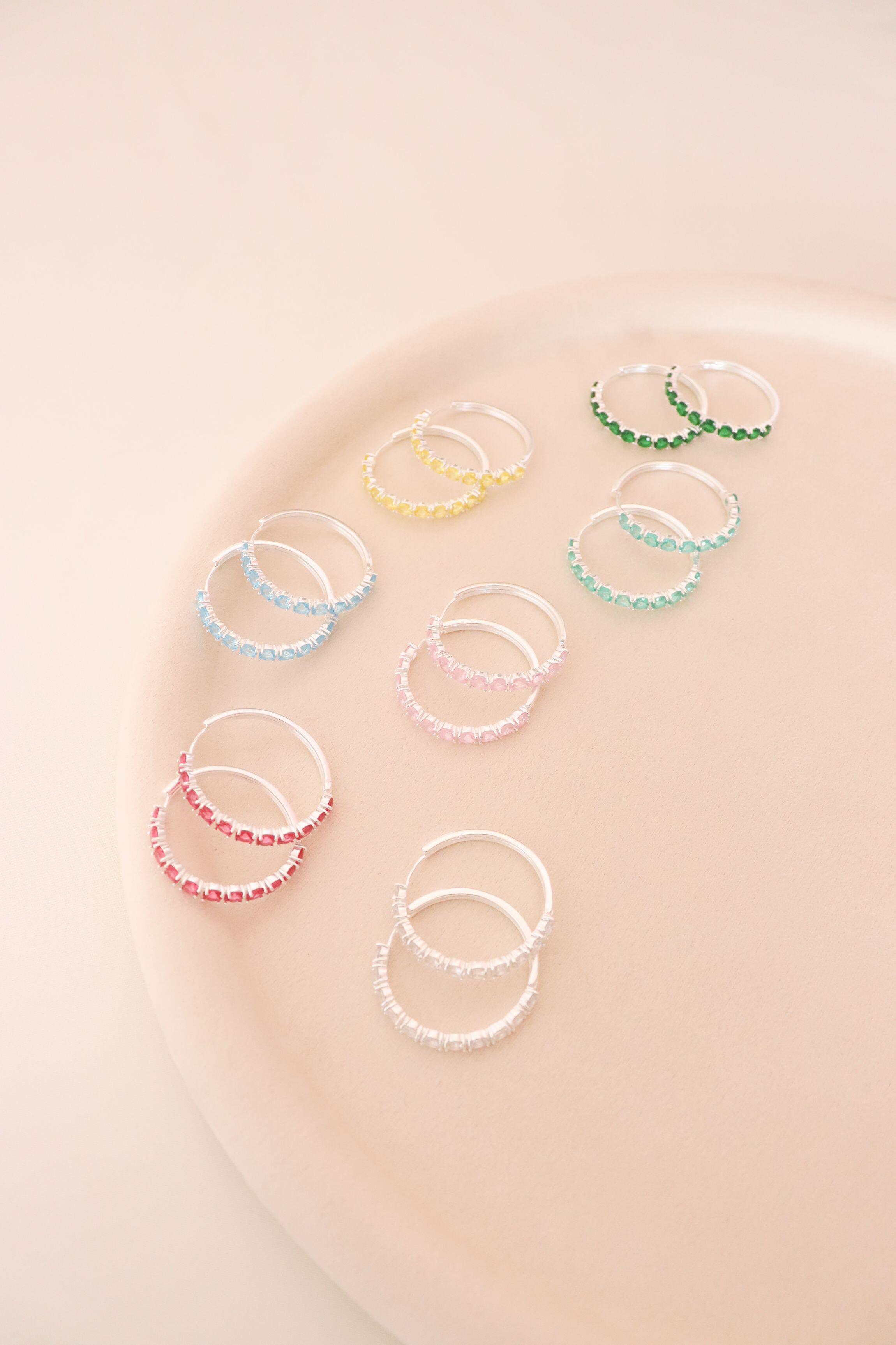Argola zircônias redondas G - Prata cod317