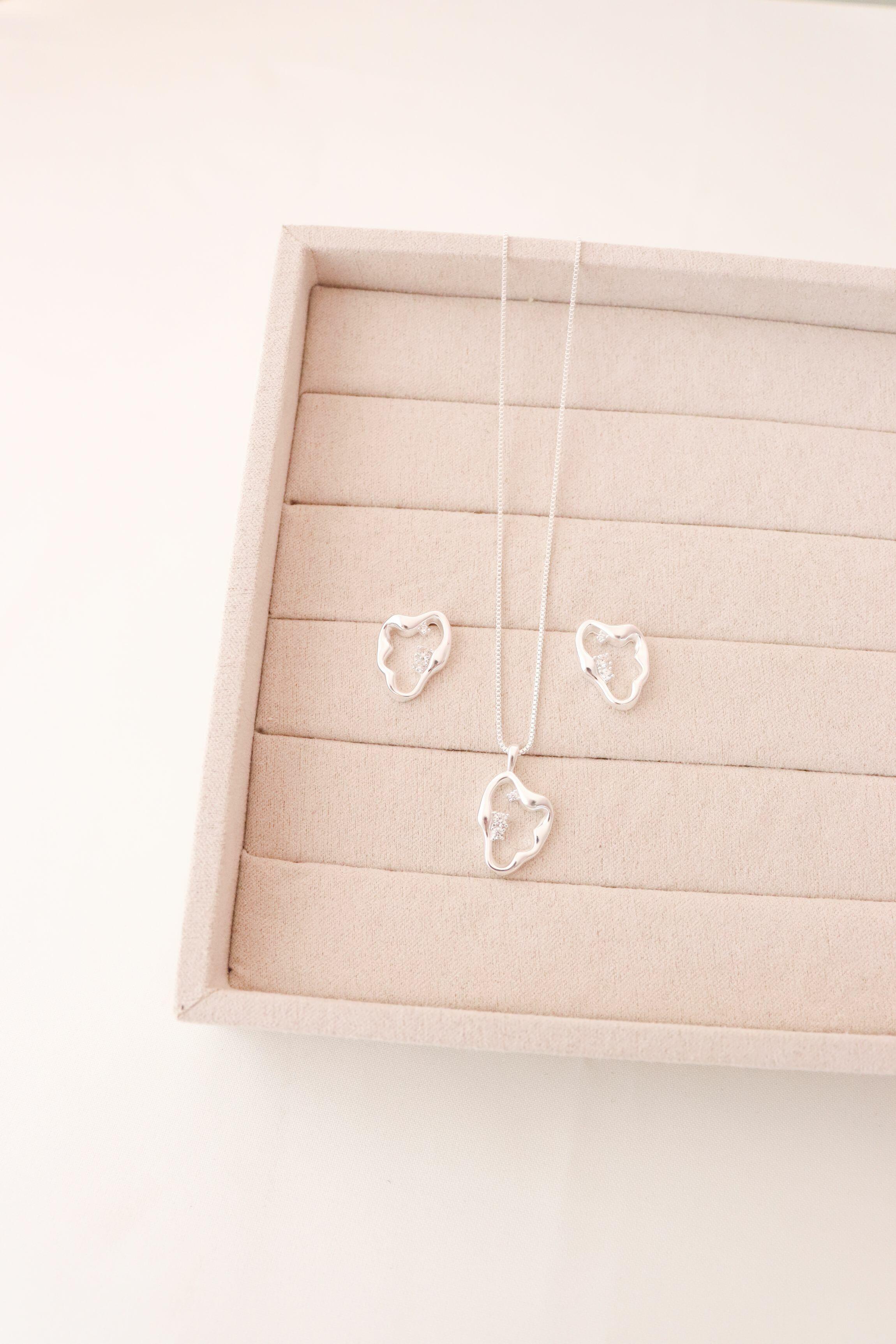 Conjunto orgânico zircônias - Prata cod566