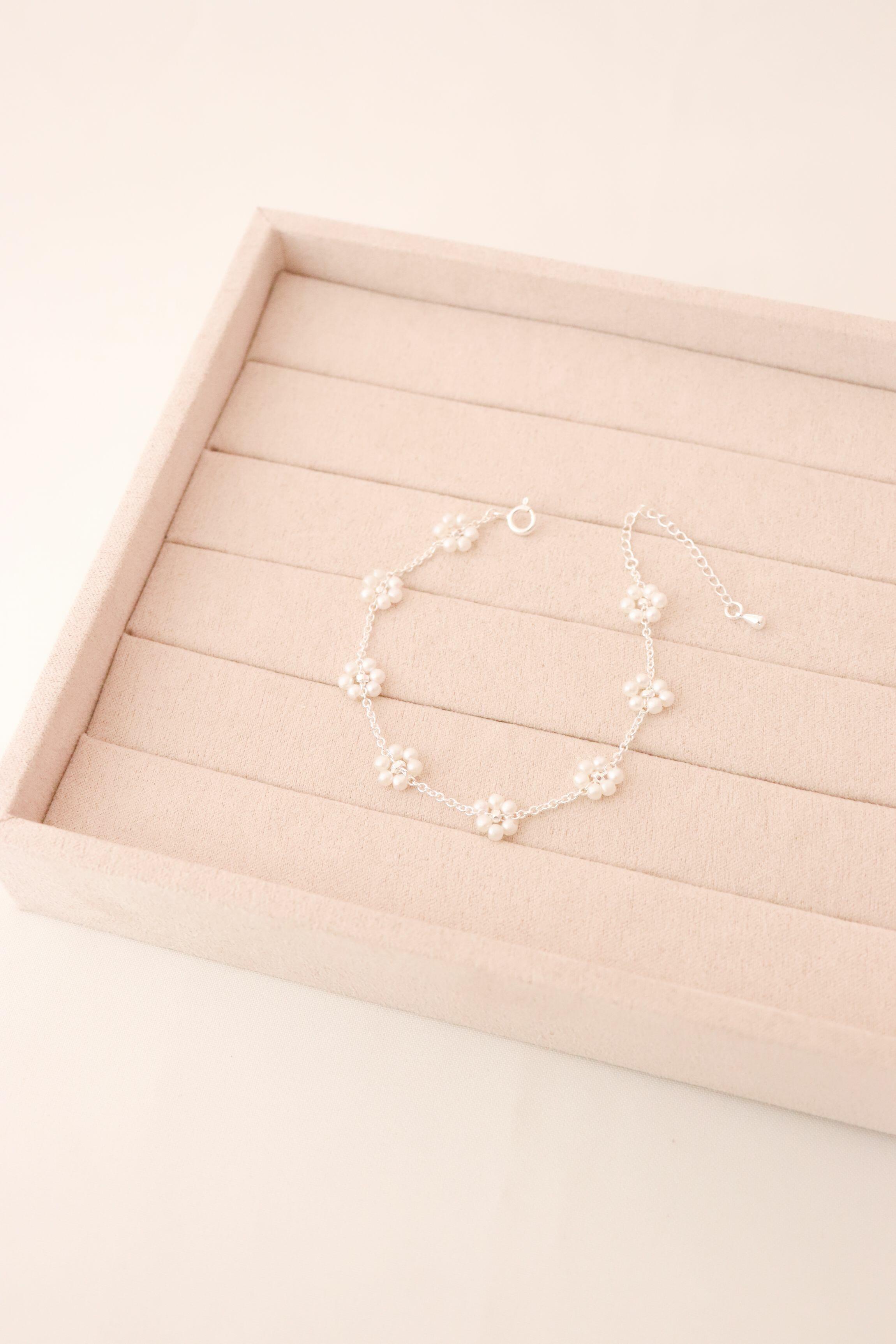 Pulseira perolas flowers REF02 - Prata cod1571