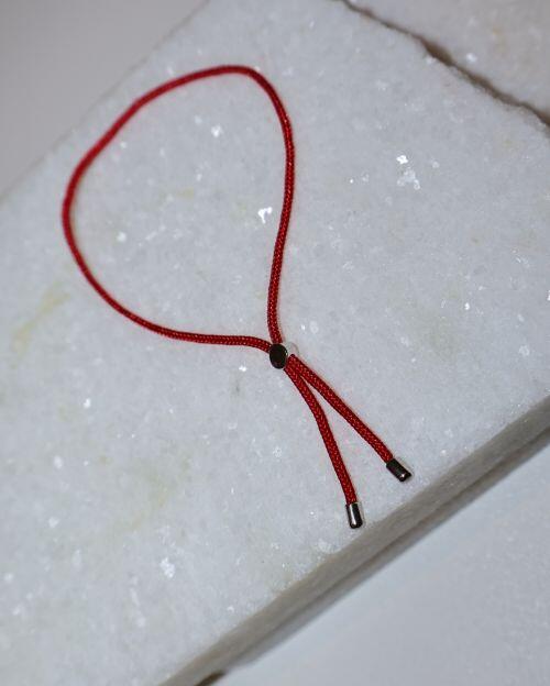 Pulseira Fio Vermelho Personalizada com Gravação de Inicial