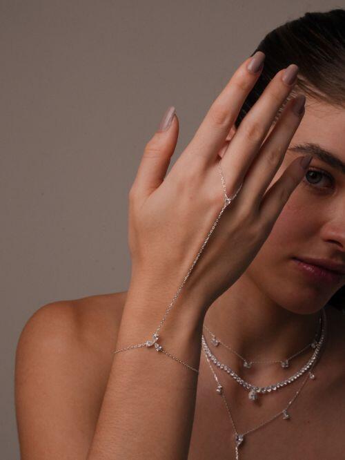 Handchain de Prata Gota com Zircônias