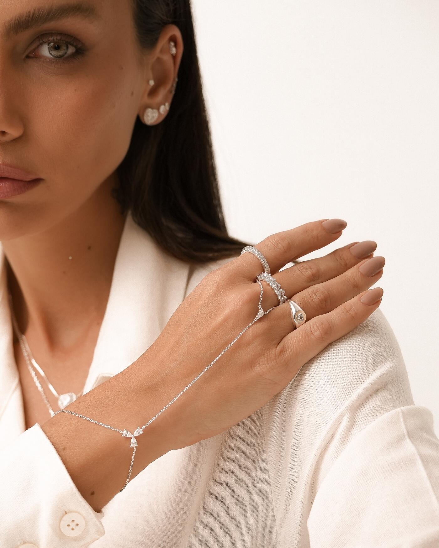 Handchain de Prata Gota com Zircônias