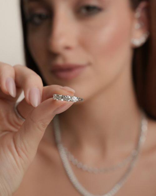 Anel de Prata Aparador Meia Aliança Classic Moissanite 1.5ct