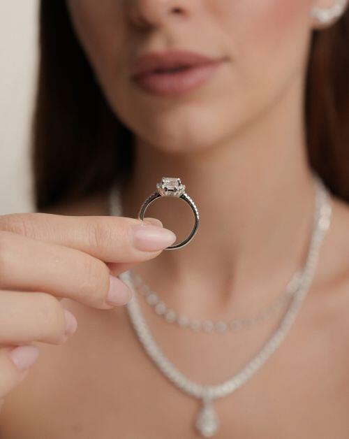 Anel de Prata Solitário Gabi Emerald Moissanite 2ct
