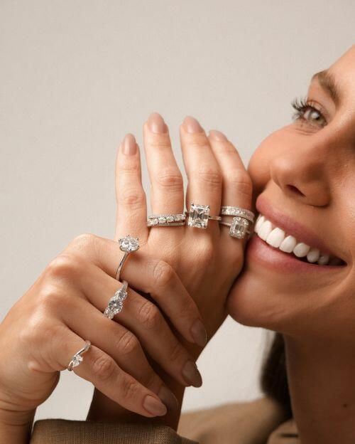Anel de Prata Solitário Gabi Emerald Moissanite 2ct