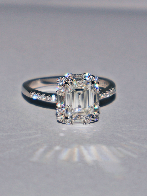 Anel de Prata Solit�rio Gabi Emerald Moissanite 2ct