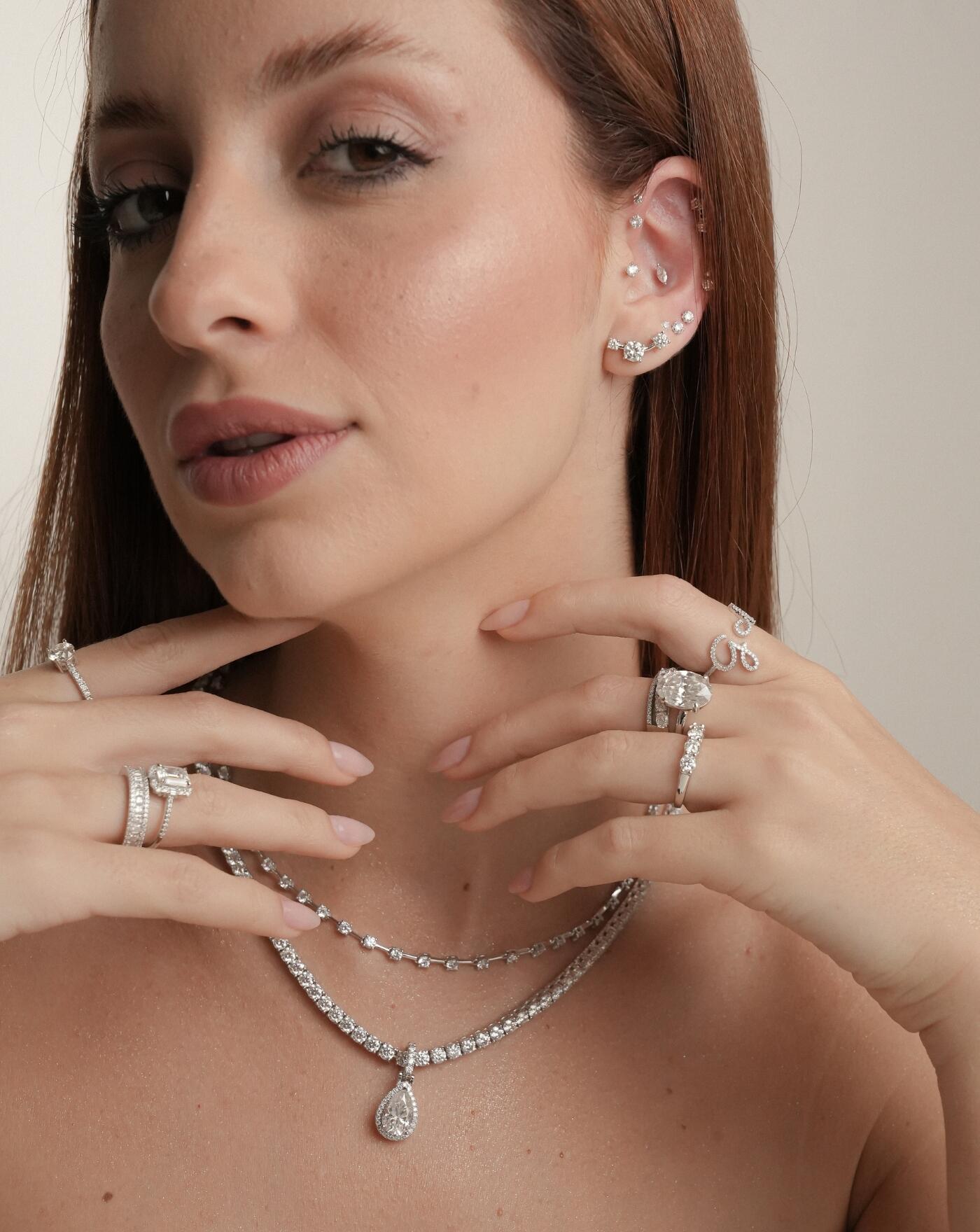 Anel de Prata Solitário Oval Hailey Moissanite 8ct