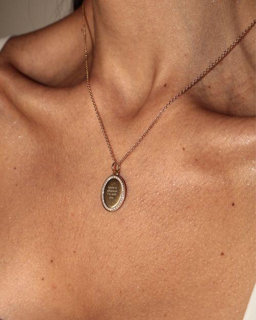 Colar de Prata Medalha Cravejada Personalizada