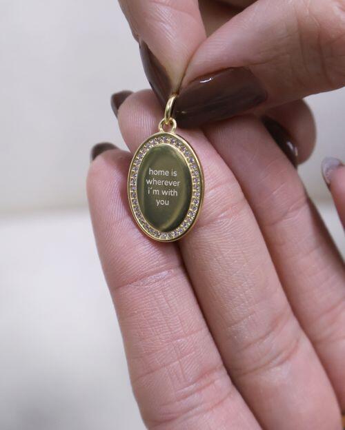 Colar de Prata Medalha Cravejada Personalizada