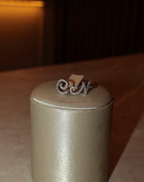 Anel de Prata Signature Duo Letras Cravejado