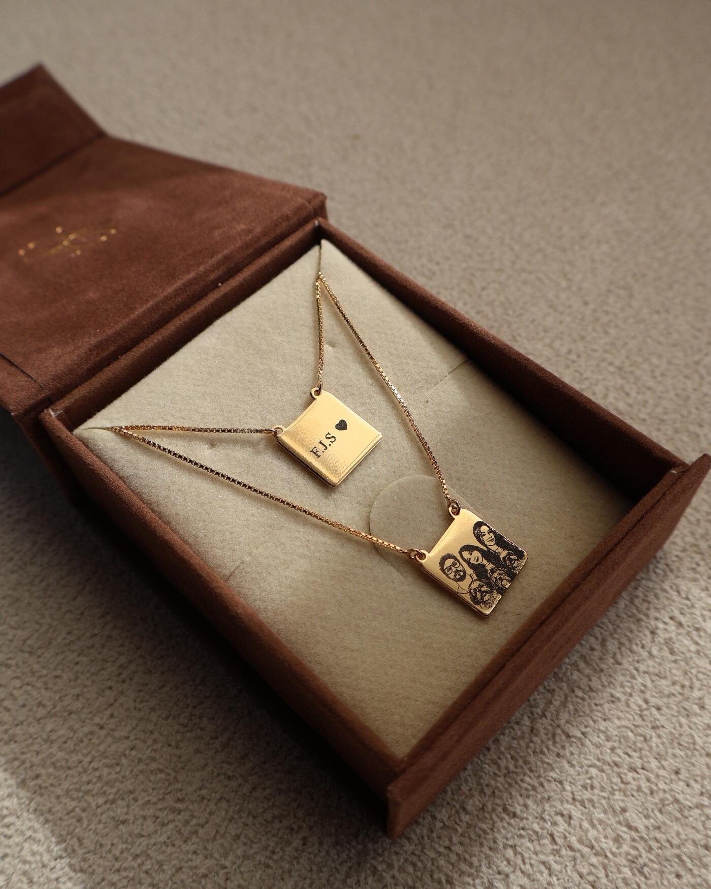 Escapulário de Prata Personalizado com 2 Fotos ou Frase