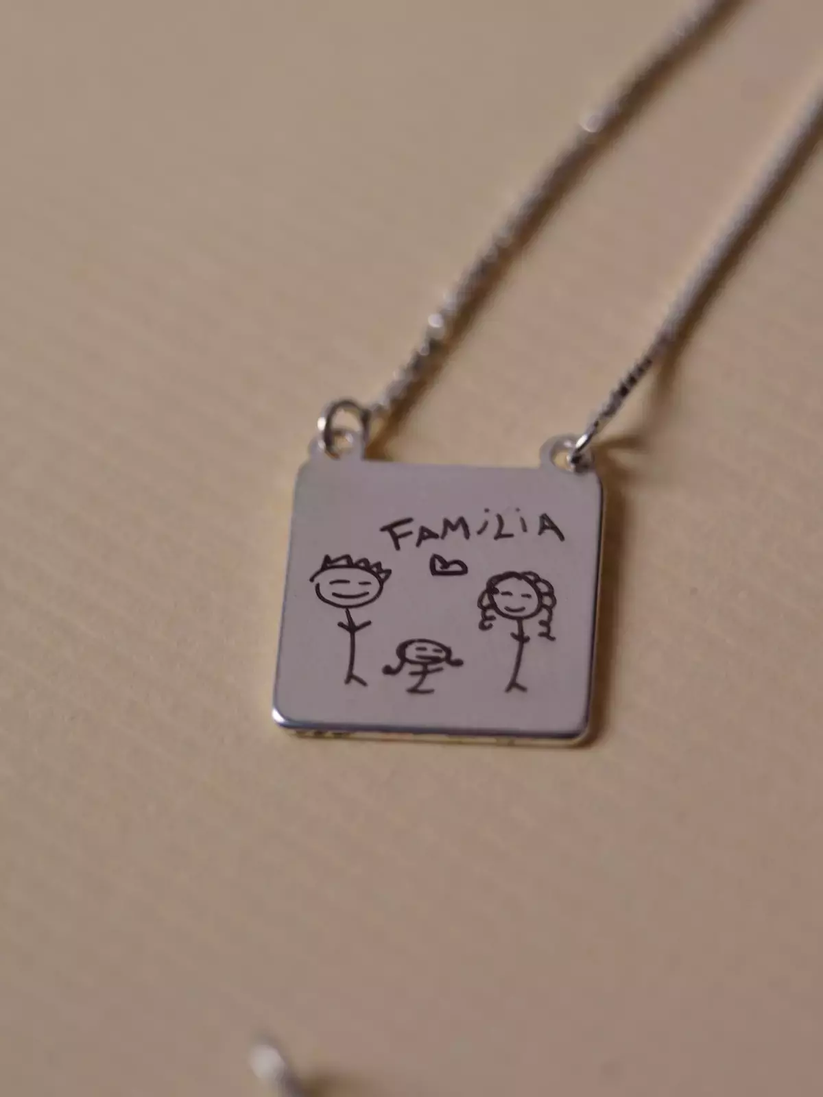 Escapulário de Prata Personalizado com 2 Fotos ou Frase