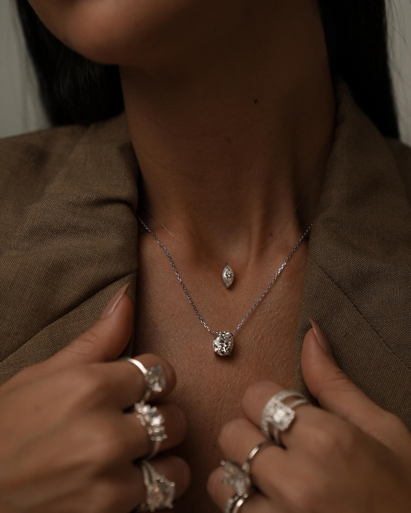 Colar de Prata Nylon Invisível Navete Moissanite 1ct