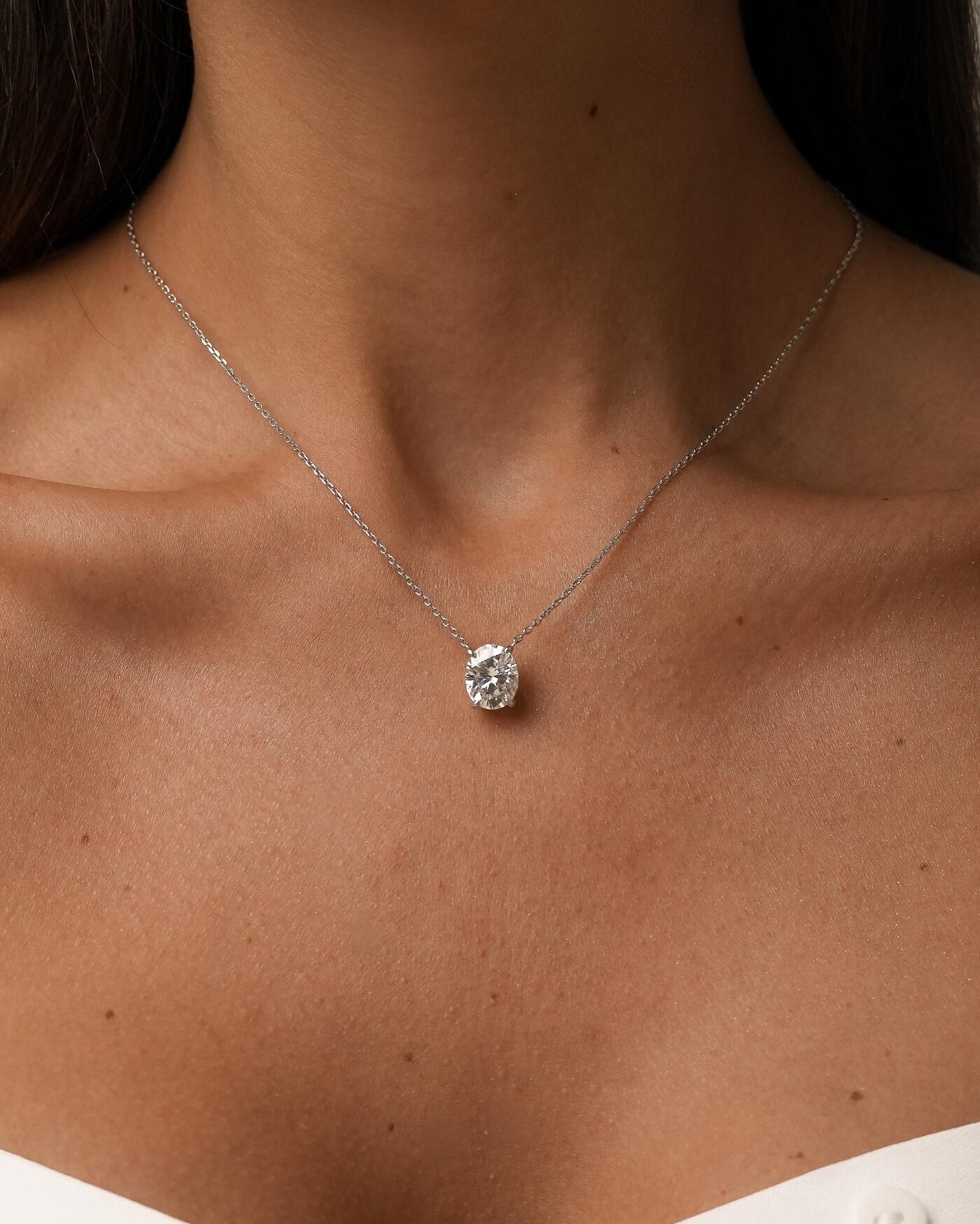 Colar de Prata Oval Hailey Moissanite 5ct