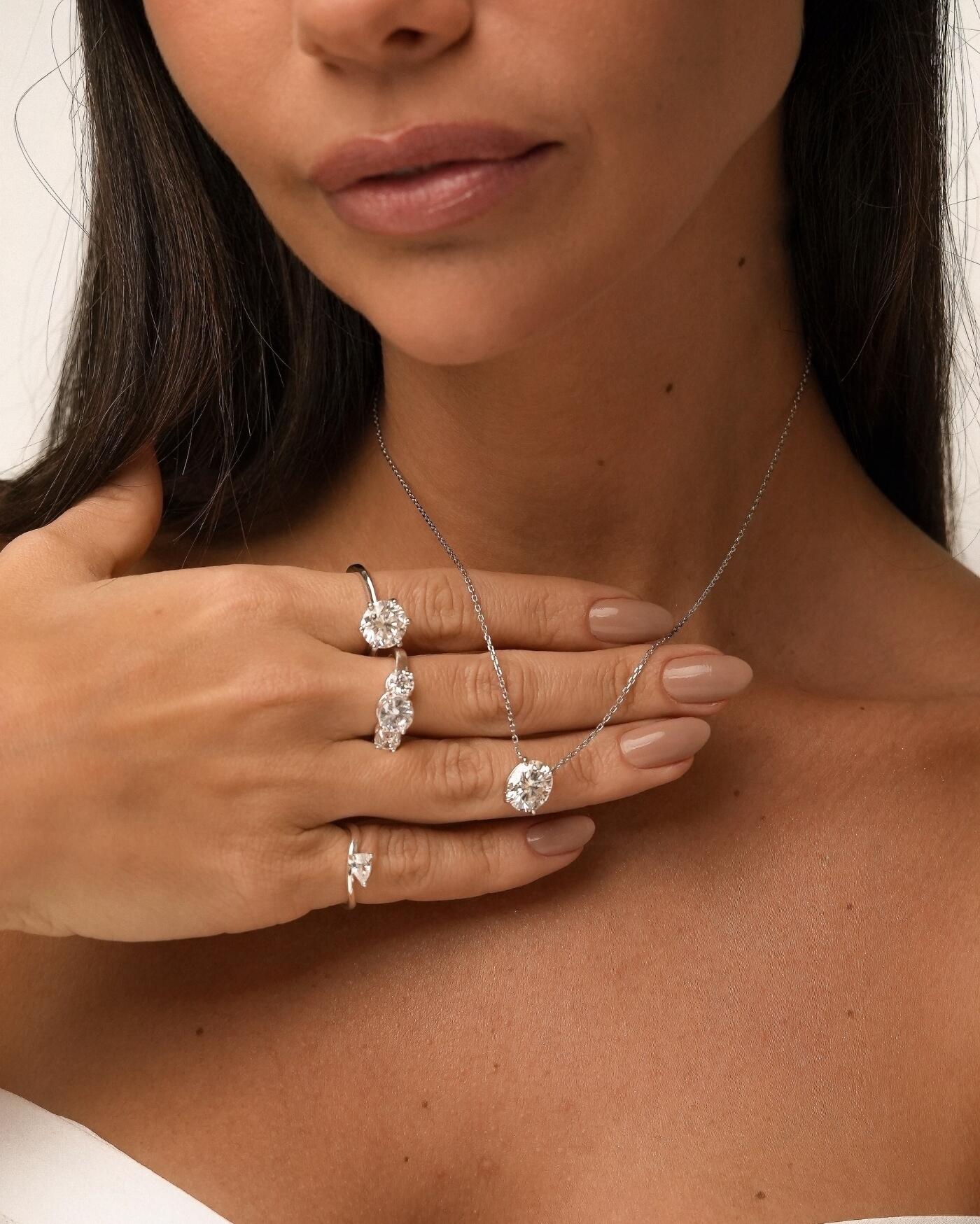 Colar de Prata Oval Hailey Moissanite 5ct