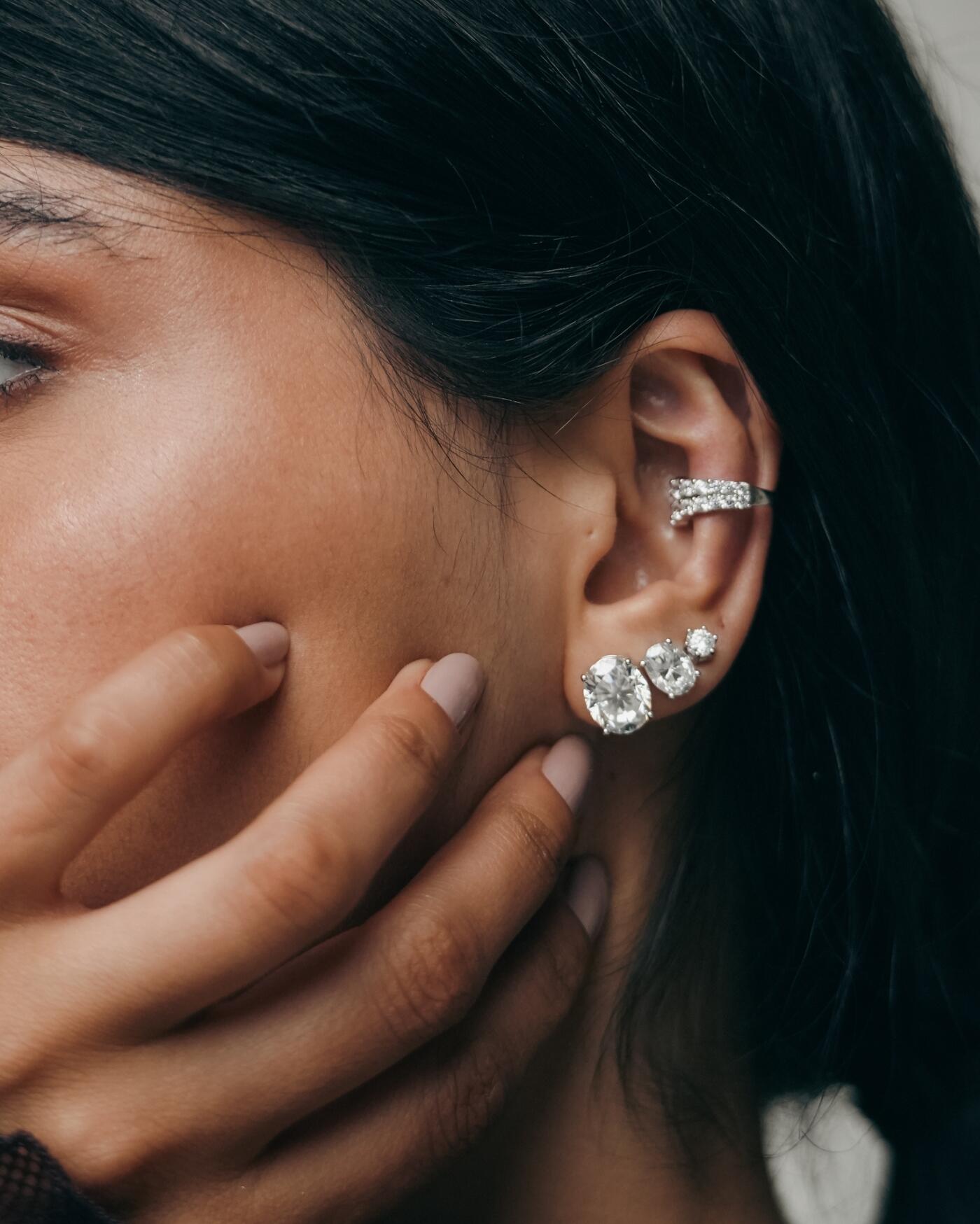 Brinco de Prata Oval Hailey Moissanite