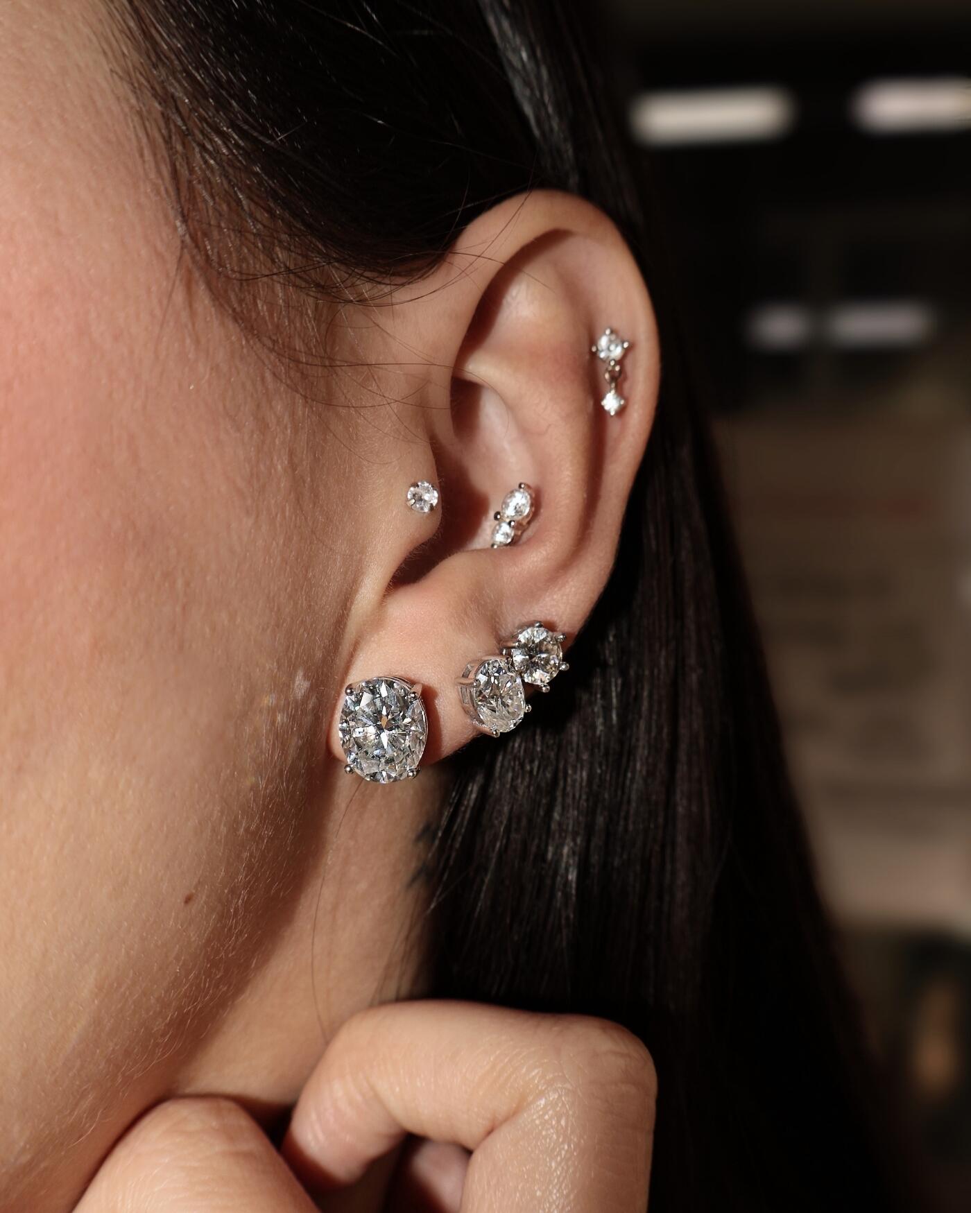 Brinco de Prata Oval Hailey Moissanite