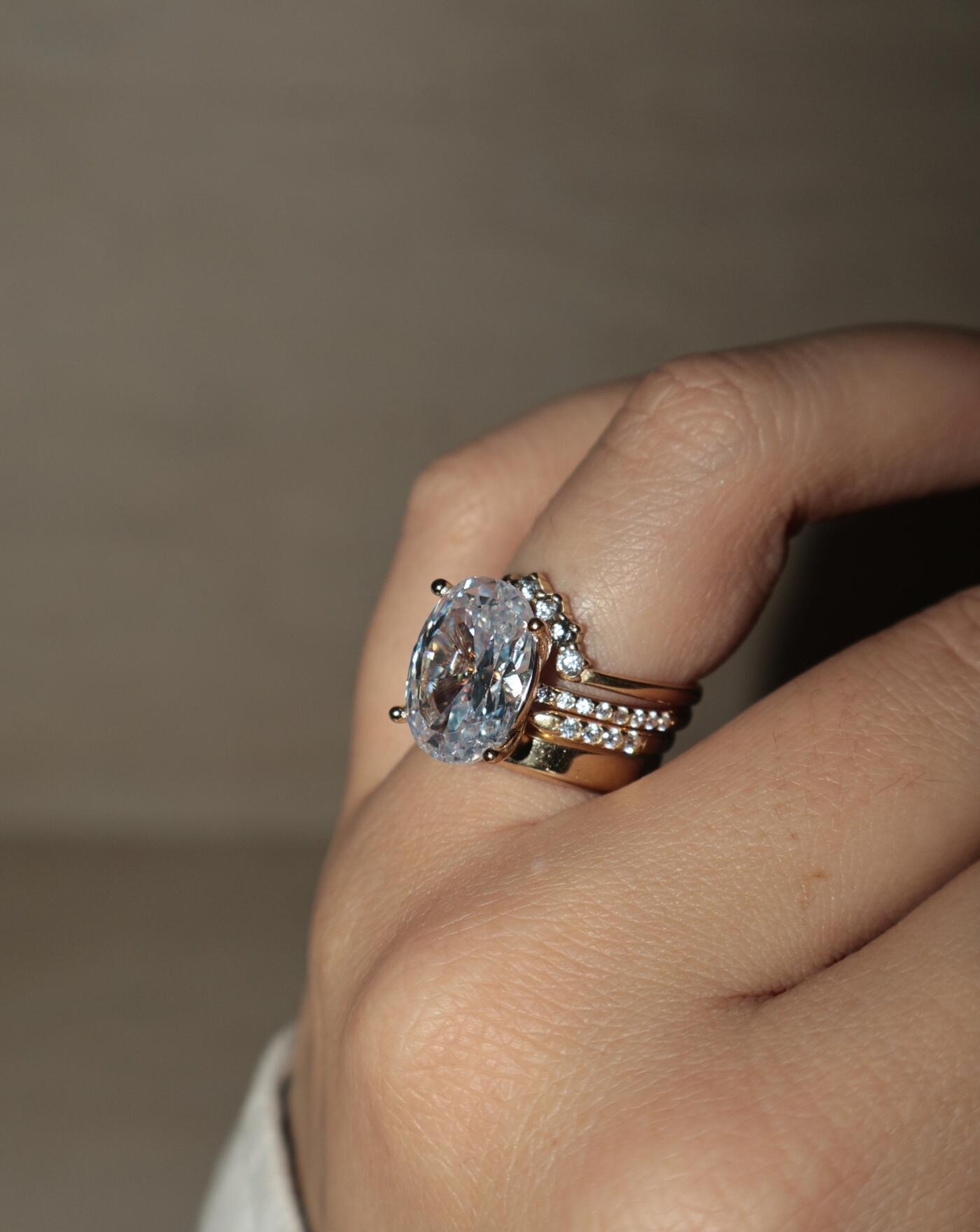 Conjunto de Prata Anel Solitário Oval Cravejado