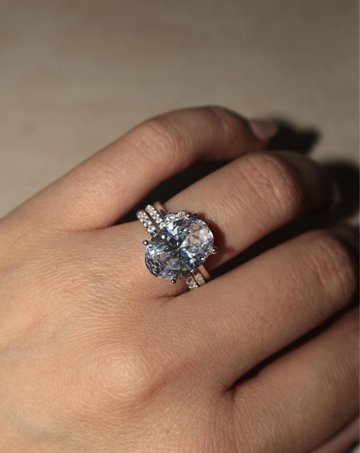 Conjunto de Prata Anel Solitário Oval Cravejado
