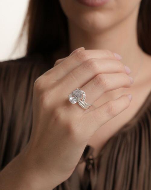 Conjunto de Prata Anel Solit�rio Oval Cravejado