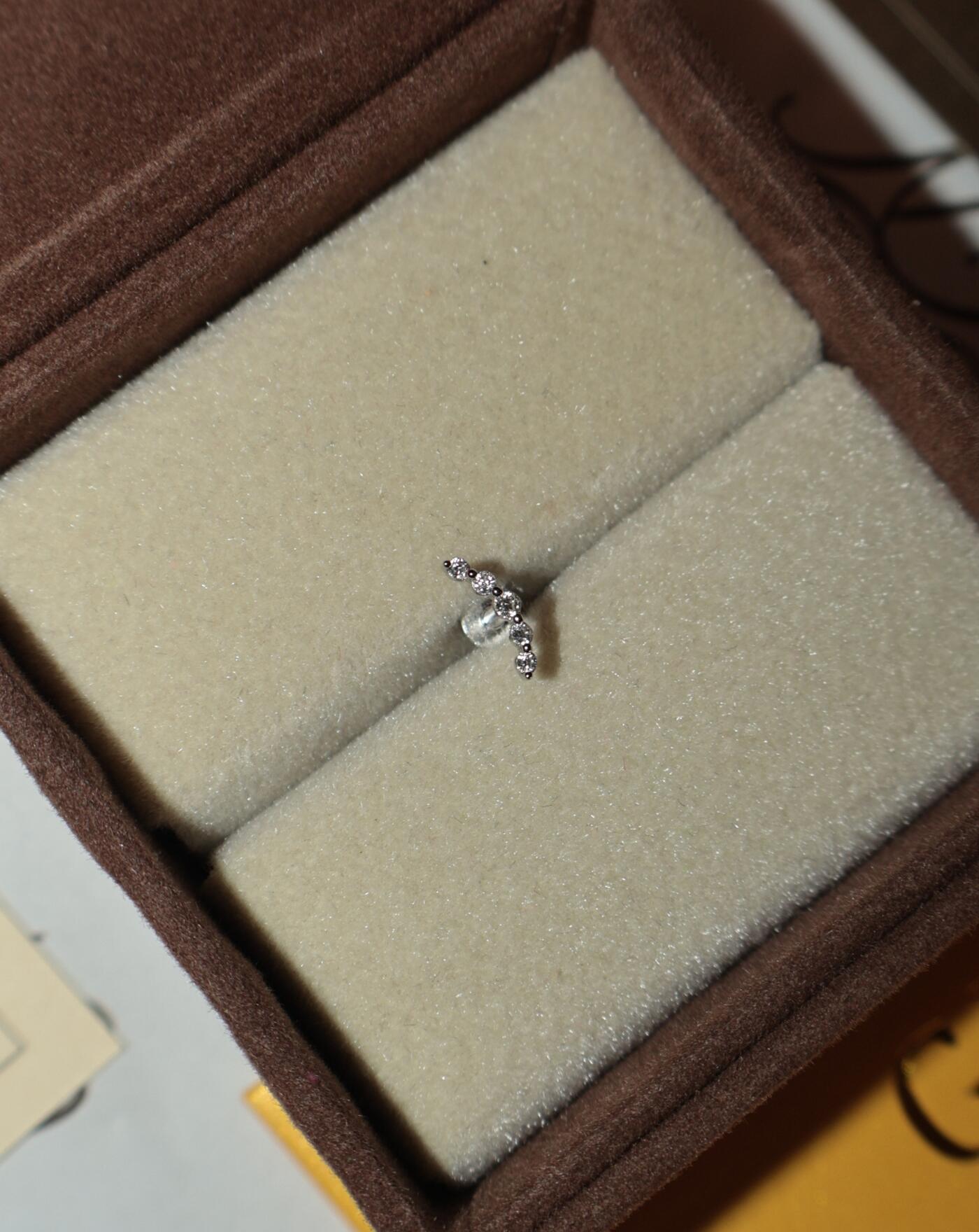 Piercing de Prata Curvado Moissanite 0.016ct