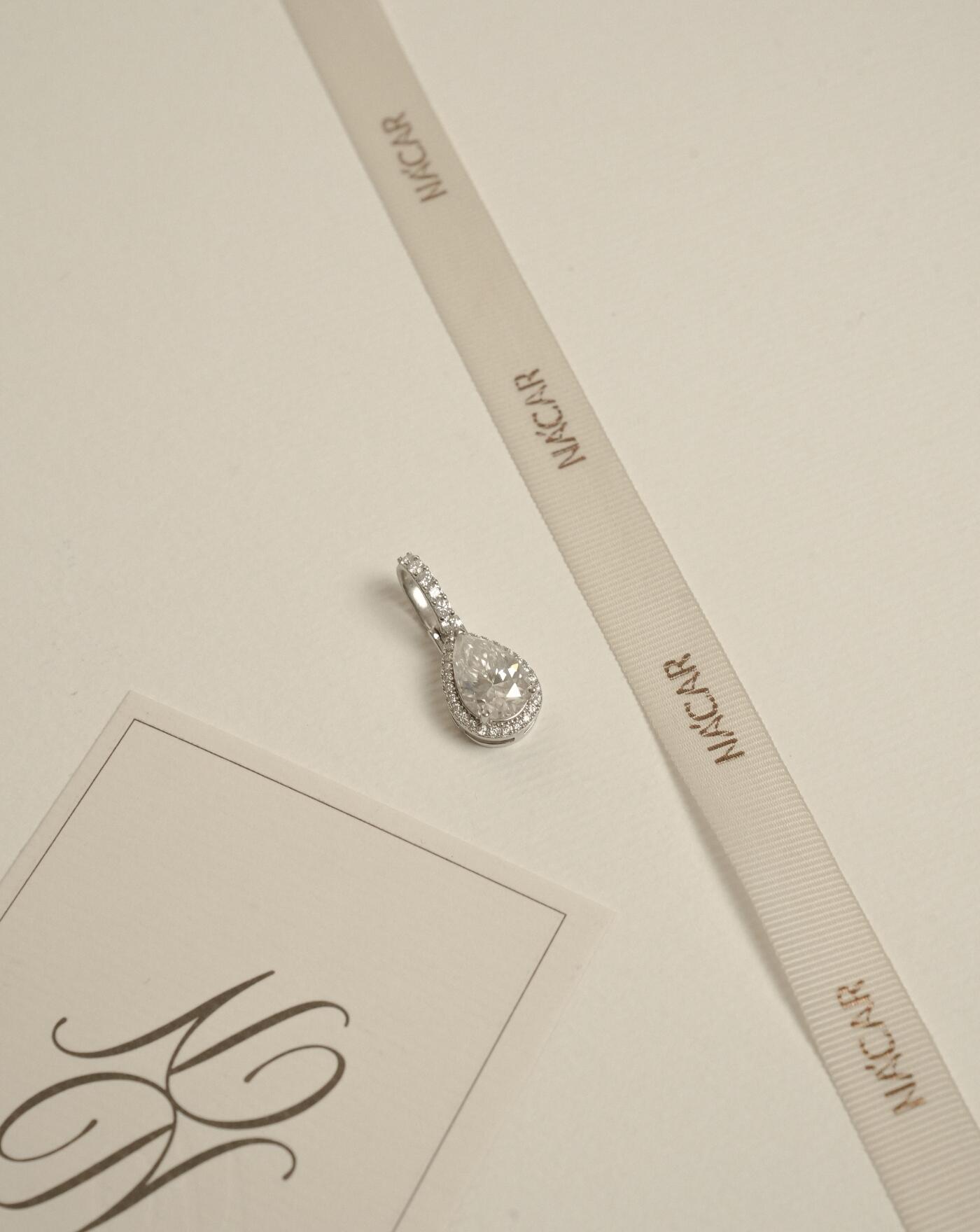 Pingente de Prata Gota Luxo Moissanite 4ct