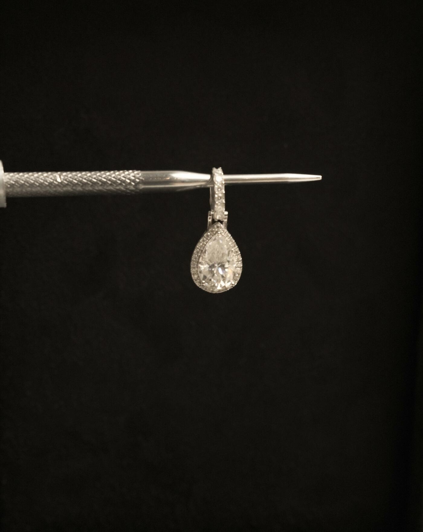 Pingente de Prata Gota Luxo Moissanite 4ct