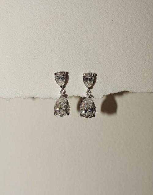 Brinco de Prata Gota Pendente Grace Moissanite 4ct