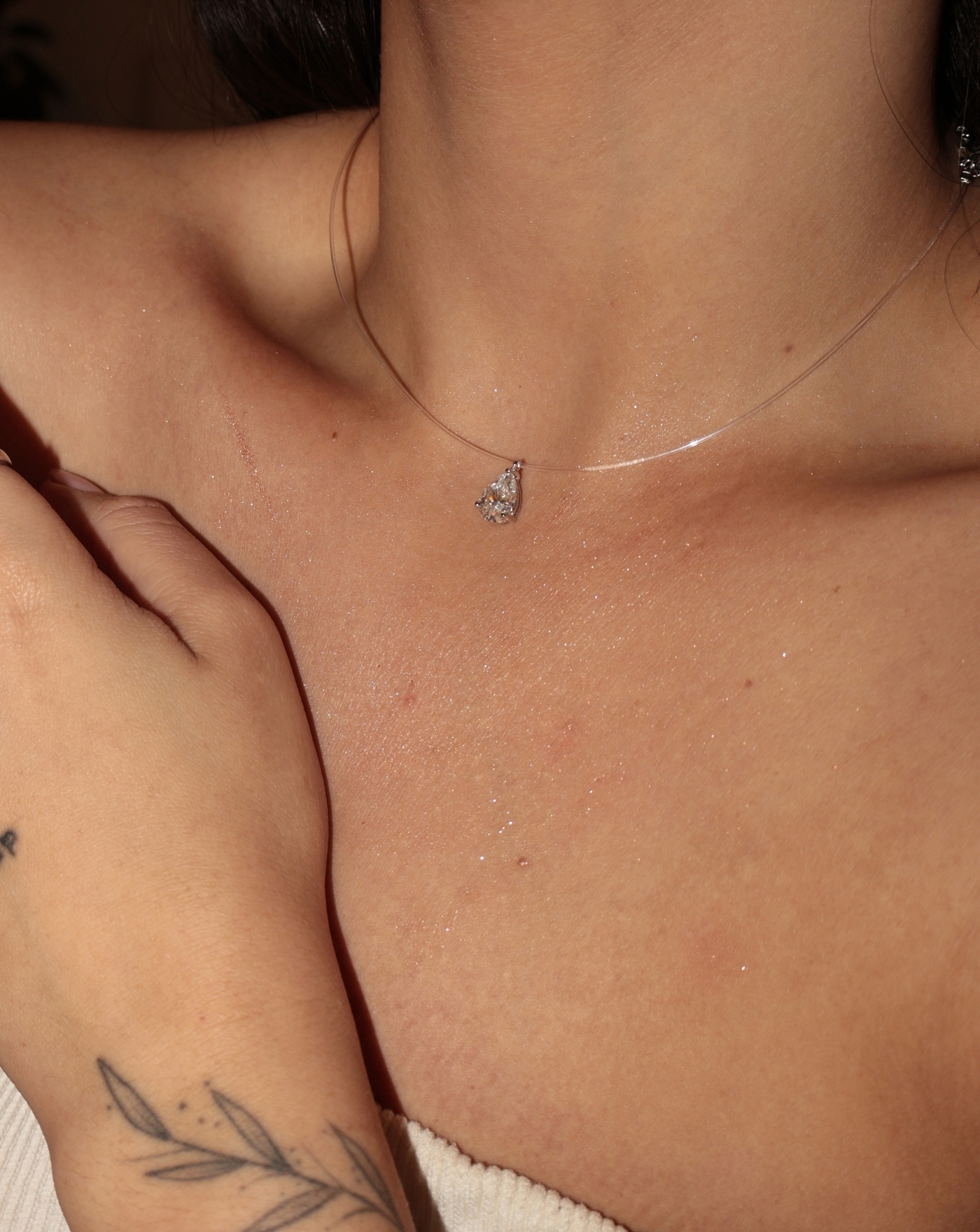 Colar de Prata Ponto de Luz Invisível Nylon Gota Moissanite