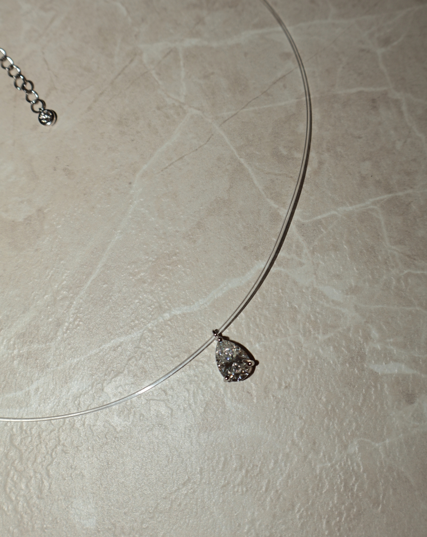 Colar de Prata Ponto de Luz Invisível Nylon Gota Moissanite