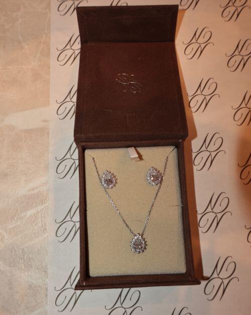 Colar de Prata Gota Moldura Cravejada Moissanite 1.6ct