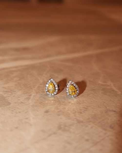 Brinco de Prata Gota com Moldura Yellow Moissanite 1.7ct