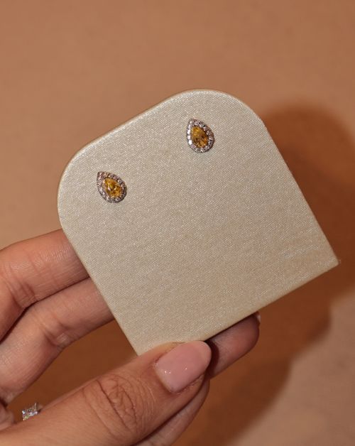 Brinco de Prata Gota com Moldura Yellow Moissanite 1.7ct