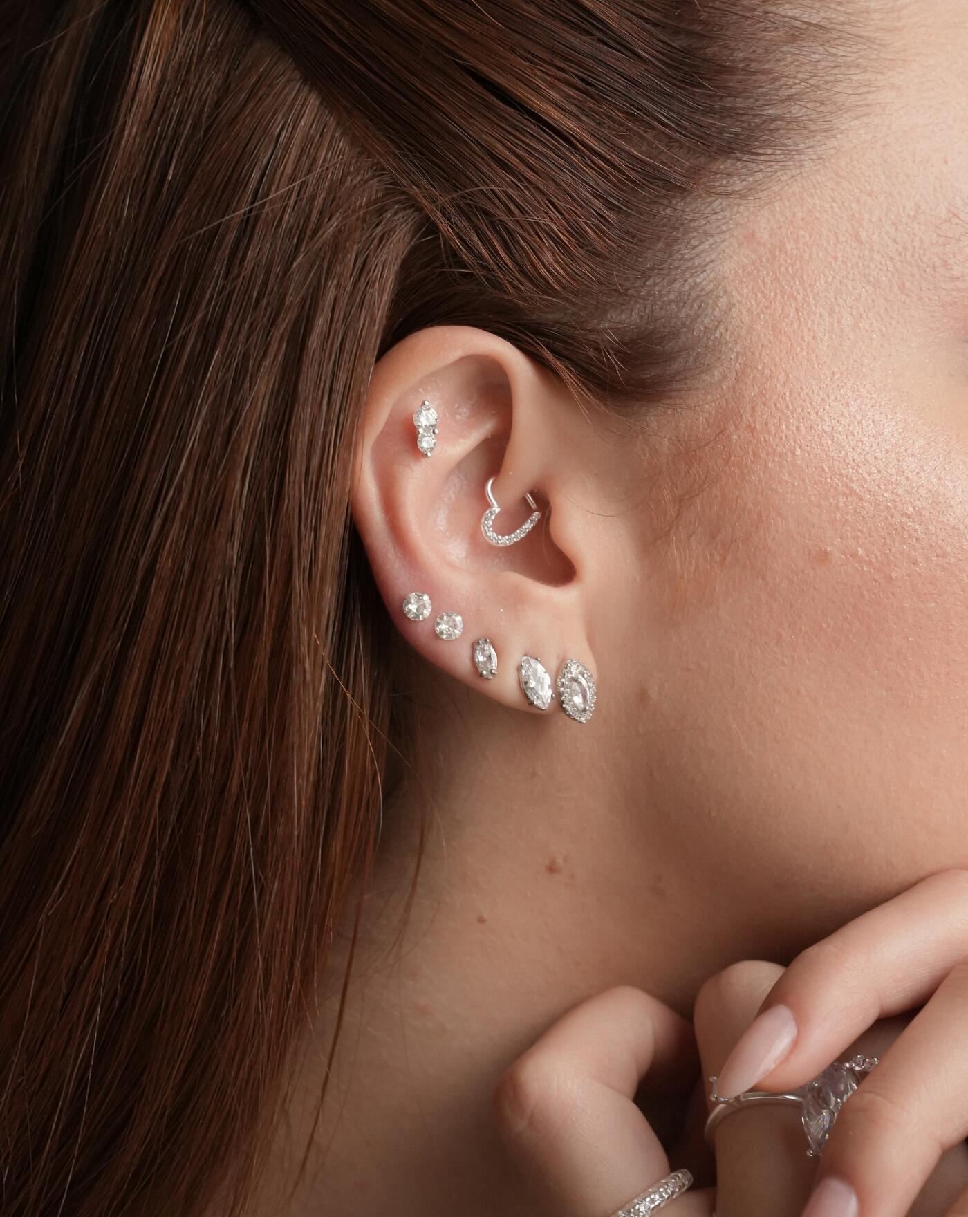 Piercing de Prata Daith Cora��o Cravejado Tor��o 10mm
