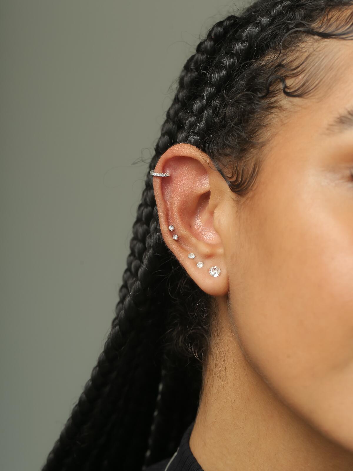 Piercing de Prata Hélix Cravejado 7mm Fino Click