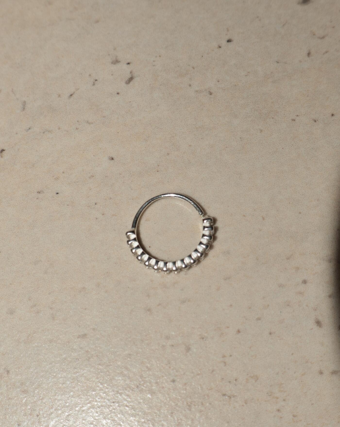 Piercing de Prata Conch Cravejado Torção 12mm