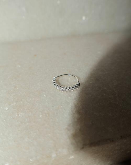 Piercing de Prata Conch Cravejado Torção 12mm