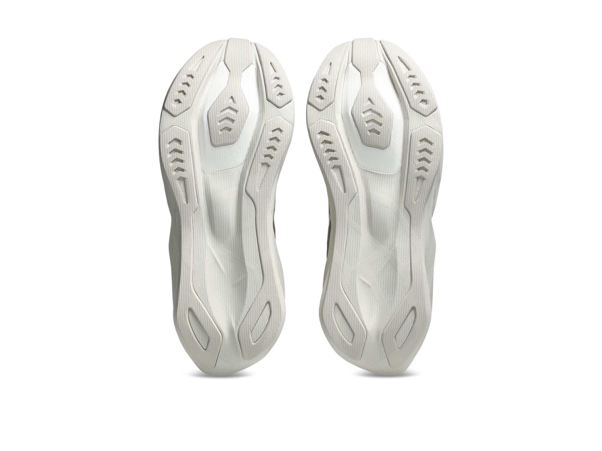 T�nis ASICS Novablast 6 - Masculino - Soft Oat/Greige