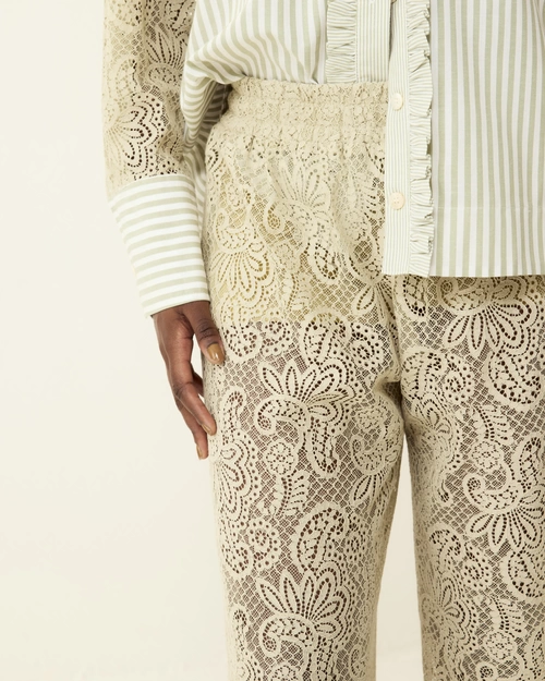 Calça Renda