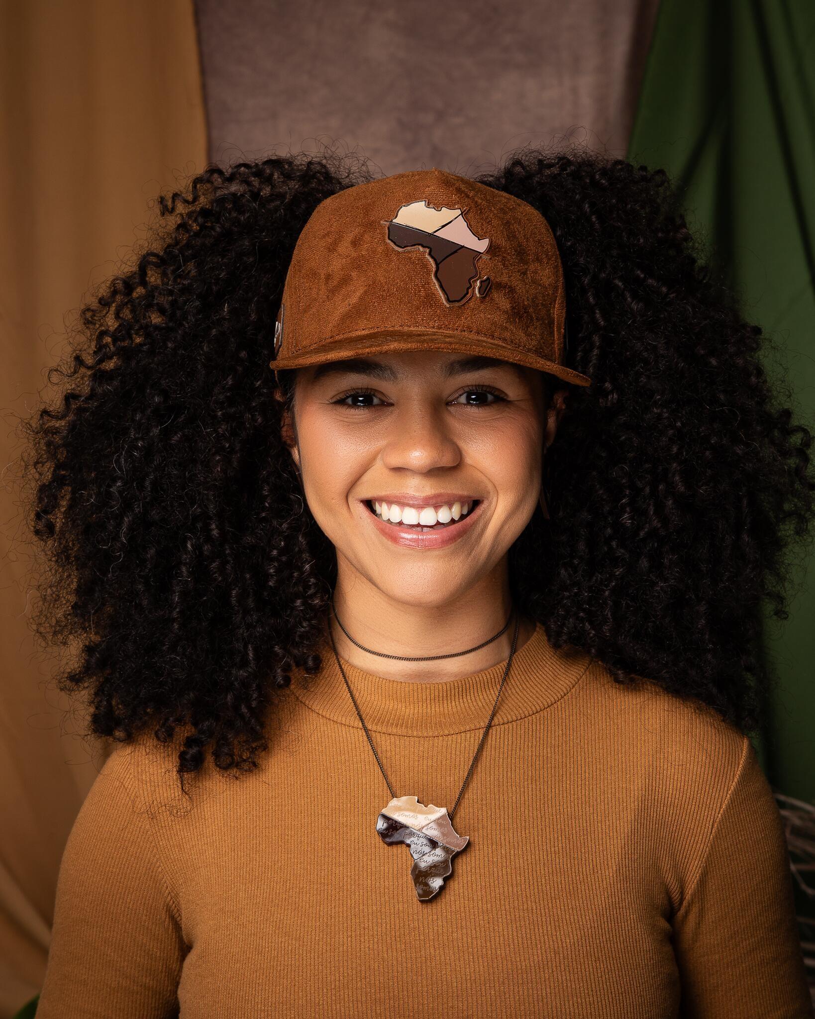 Boné UBUNTU Collab - ABERTO - Saúda Afro x Kabelera | Ideal para dreads, tranças , crespos e cacheados