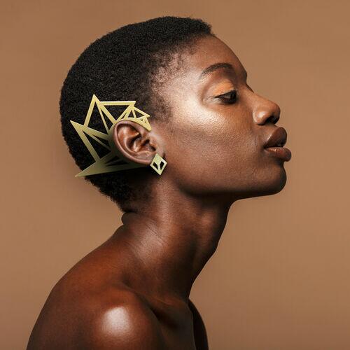 Ear Cuff Lélia Gonzalez Antialérgico | Design Arrojado e Icônico