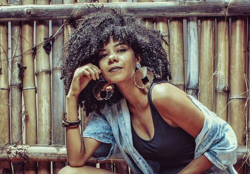 Brinco Acrílico Black Power Estilo Único - Acessório Fashion Afro
