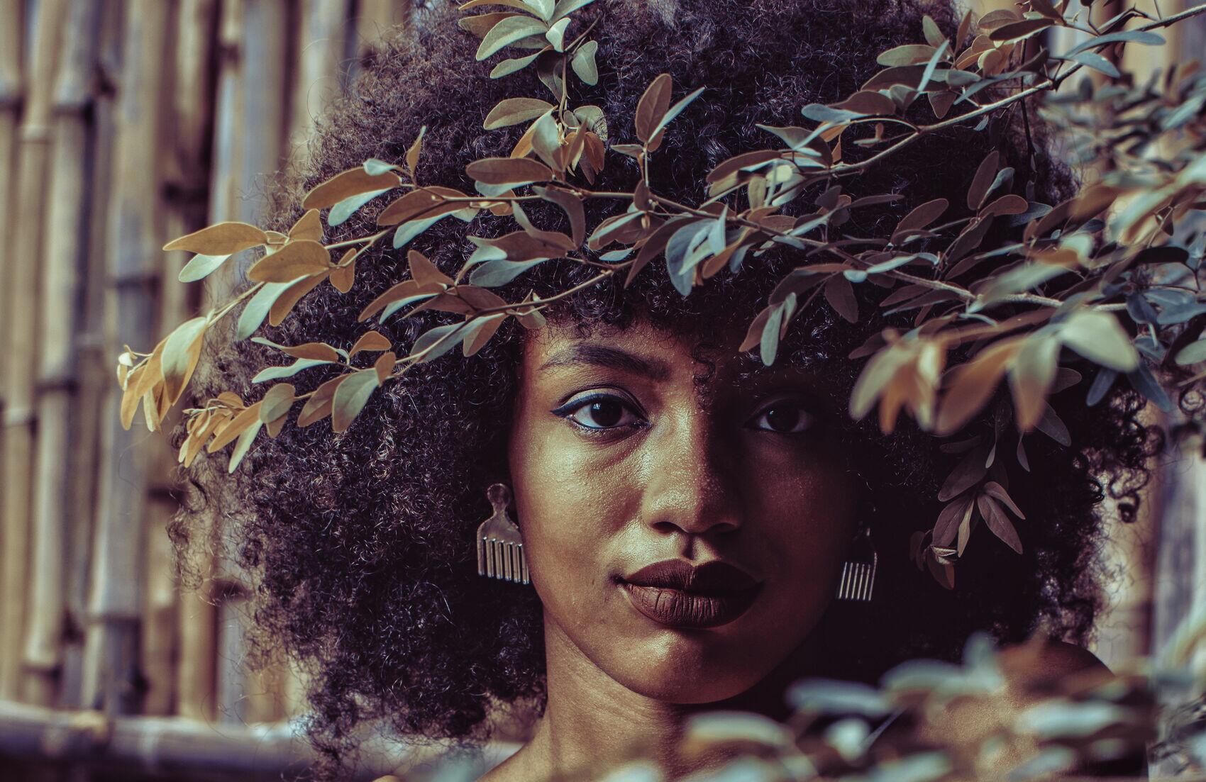Brinco Pente Garfo Afro Pino Acrílico